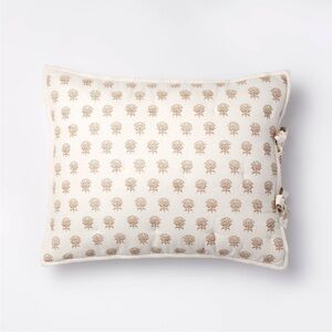 King Lofty Cotton Slub Woodblock Print
Floral Quilt Sham Threshold Studio McGee